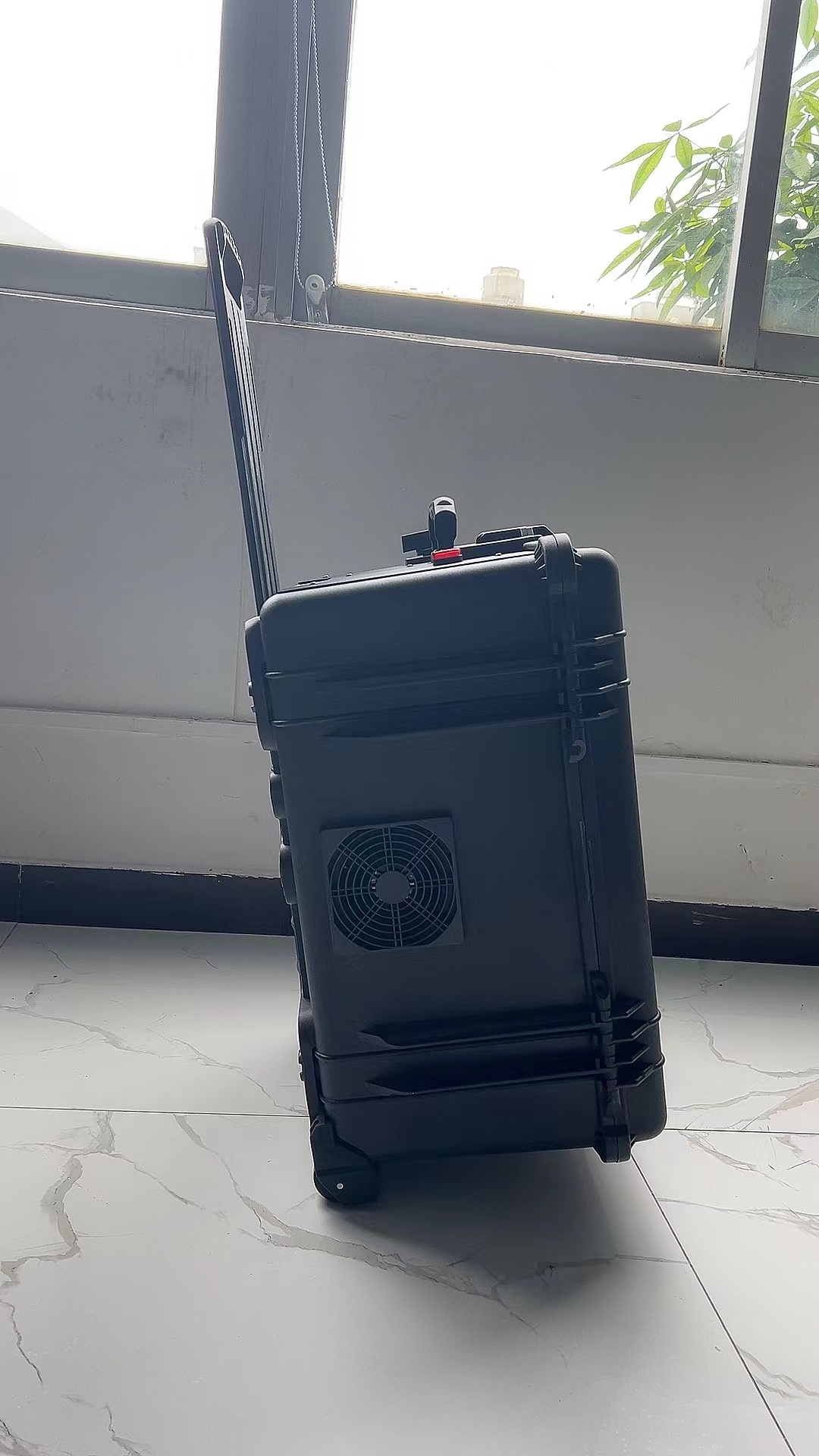 园林办事处手拉箱型移动通信干扰器